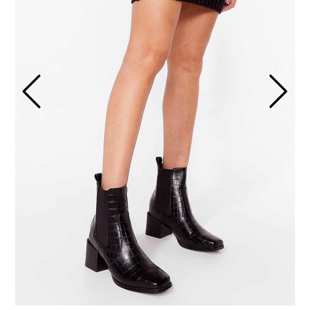 Square toe boots